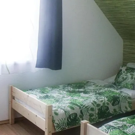 Stunning In W 2 Bedrooms 아파트